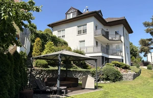 Family house for rent, 300m<sup>2</sup>, 720m<sup>2</sup> of land