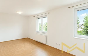 Family house for rent, 350m<sup>2</sup>, 950m<sup>2</sup> of land