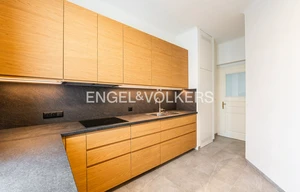 Apartment for rent, 4+1 - 3 bedrooms, 131m<sup>2</sup>