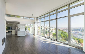 Apartment for rent, 5+kk - 4 bedrooms, 202m<sup>2</sup>