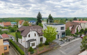 Family house for sale, 245m<sup>2</sup>, 736m<sup>2</sup> of land