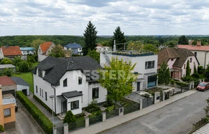 Family house for sale, 245m<sup>2</sup>, 736m<sup>2</sup> of land