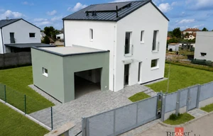 Family house for sale, 141m<sup>2</sup>, 612m<sup>2</sup> of land