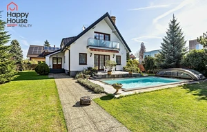 Family house for rent, 283m<sup>2</sup>, 720m<sup>2</sup> of land