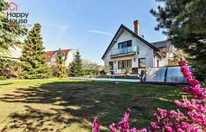 Family house for rent, 283m<sup>2</sup>, 720m<sup>2</sup> of land