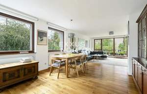 Family house for sale, 278m<sup>2</sup>, 323m<sup>2</sup> of land