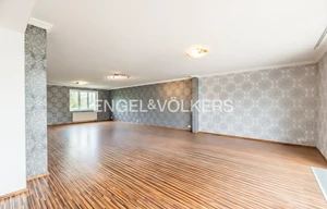 Family house for rent, 205m<sup>2</sup>, 750m<sup>2</sup> of land