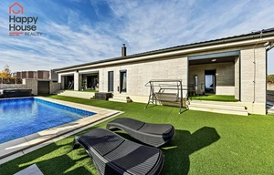 Family house for sale, 378m<sup>2</sup>, 1166m<sup>2</sup> of land