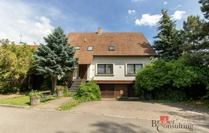 Family house for sale, 402m<sup>2</sup>, 932m<sup>2</sup> of land