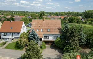 Family house for sale, 402m<sup>2</sup>, 932m<sup>2</sup> of land