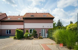Family house for sale, 102m<sup>2</sup>, 305m<sup>2</sup> of land