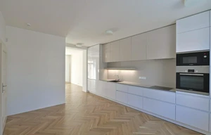 Family house for rent, 262m<sup>2</sup>, 293m<sup>2</sup> of land