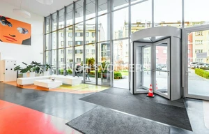 Office for rent, 883m<sup>2</sup>