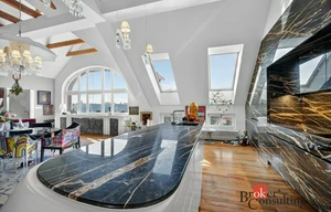 Apartment for rent, 4+kk - 3 bedrooms, 191m<sup>2</sup>