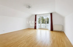 Family house for rent, 283m<sup>2</sup>, 375m<sup>2</sup> of land