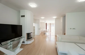 Family house for rent, 179m<sup>2</sup>, 760m<sup>2</sup> of land