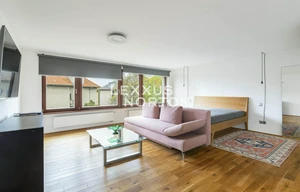 Family house for sale, 278m<sup>2</sup>, 323m<sup>2</sup> of land
