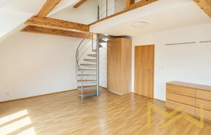 Villa for rent, 300m<sup>2</sup>, 296m<sup>2</sup> of land
