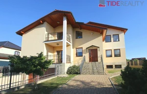 Villa for rent, 420m<sup>2</sup>, 993m<sup>2</sup> of land