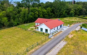 Family house for sale, 200m<sup>2</sup>, 900m<sup>2</sup> of land