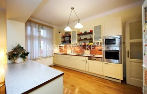Apartment for rent, 5+kk - 4 bedrooms, 195m<sup>2</sup>