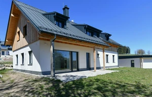 Family house for sale, 310m<sup>2</sup>, 1687m<sup>2</sup> of land