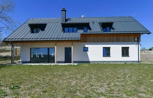 Family house for sale, 310m<sup>2</sup>, 1687m<sup>2</sup> of land