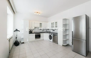 Apartment for rent, 4+1 - 3 bedrooms, 140m<sup>2</sup>
