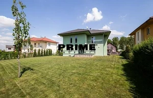 Family house for rent, 350m<sup>2</sup>, 1174m<sup>2</sup> of land