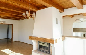 Family house for rent, 350m<sup>2</sup>, 744m<sup>2</sup> of land