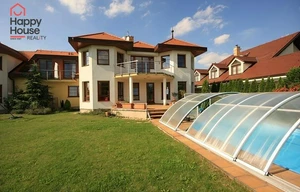 Family house for rent, 310m<sup>2</sup>, 910m<sup>2</sup> of land