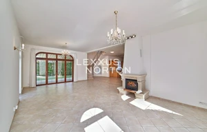 Villa for rent, 270m<sup>2</sup>, 429m<sup>2</sup> of land