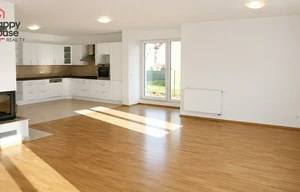 Family house for rent, 350m<sup>2</sup>, 1000m<sup>2</sup> of land