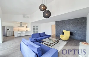 Apartment for rent, 5 bedrooms +, 218m<sup>2</sup>