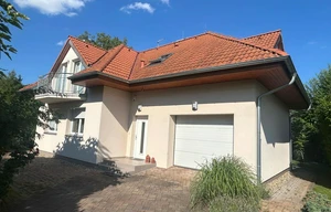 Family house for rent, 200m<sup>2</sup>, 683m<sup>2</sup> of land