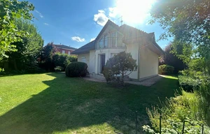 Family house for rent, 200m<sup>2</sup>, 683m<sup>2</sup> of land