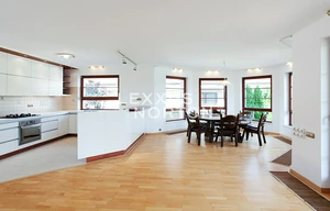 Villa for rent, 450m<sup>2</sup>, 820m<sup>2</sup> of land