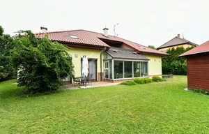 Family house for rent, 310m<sup>2</sup>, 814m<sup>2</sup> of land