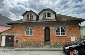 Family house for sale, 200m<sup>2</sup>, 147m<sup>2</sup> of land