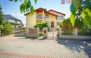 Villa for rent, 420m<sup>2</sup>, 993m<sup>2</sup> of land