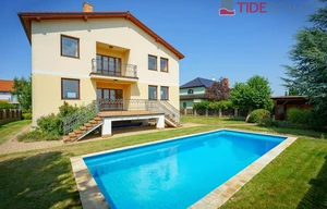 Villa for rent, 420m<sup>2</sup>, 993m<sup>2</sup> of land