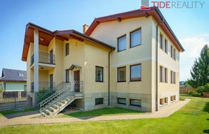 Villa for rent, 420m<sup>2</sup>, 993m<sup>2</sup> of land