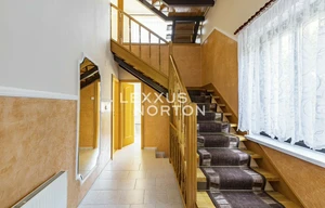 Family house for rent, 480m<sup>2</sup>, 483m<sup>2</sup> of land