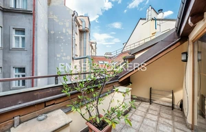 Apartment for rent, 4+kk - 3 bedrooms, 221m<sup>2</sup>