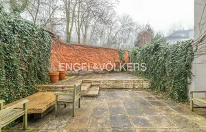 Family house for rent, 350m<sup>2</sup>, 253m<sup>2</sup> of land