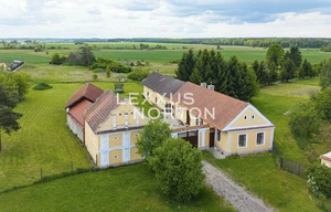 Family house for sale, 450m<sup>2</sup>, 3709m<sup>2</sup> of land