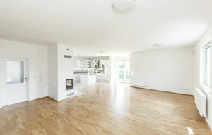 Villa for rent, 400m<sup>2</sup>, 10000m<sup>2</sup> of land