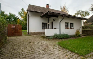 Family house for rent, 107m<sup>2</sup>, 693m<sup>2</sup> of land