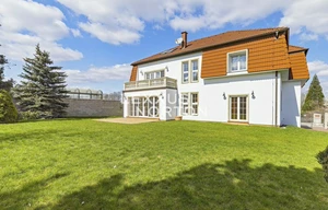 Villa for rent, 610m<sup>2</sup>, 747m<sup>2</sup> of land