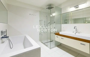 Apartment for rent, 5 bedrooms +, 297m<sup>2</sup>